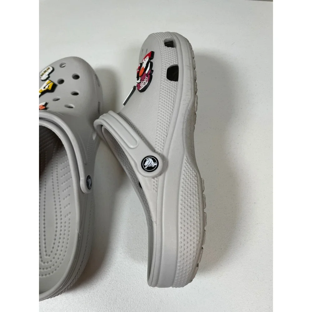 Crocs Classic Clog Men's Size 13 Light Gray Basketball Charms Jibbitz